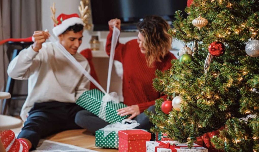 25 Meaningful Christmas Gift Ideas for Your Boyfriend