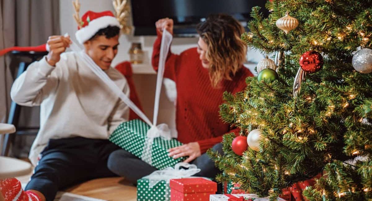 25 Meaningful Christmas Gift Ideas for Your Boyfriend